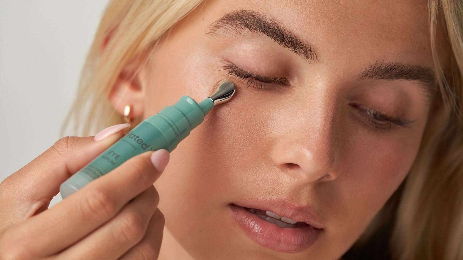 How Do I Apply ( plated )® EYE Serum Effectively?